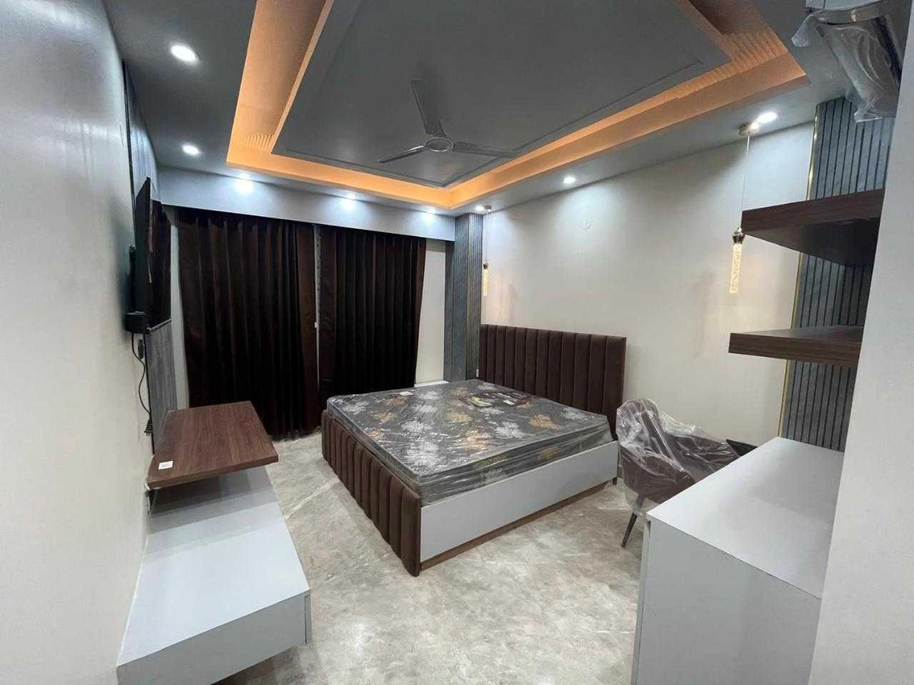 Super Hotel O Sector 43 غورغاون المظهر الخارجي الصورة