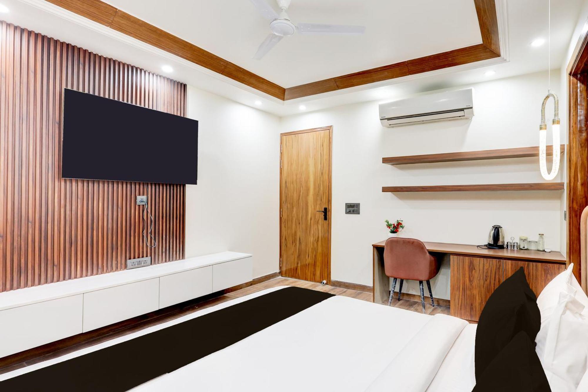 Super Hotel O Sector 43 غورغاون المظهر الخارجي الصورة