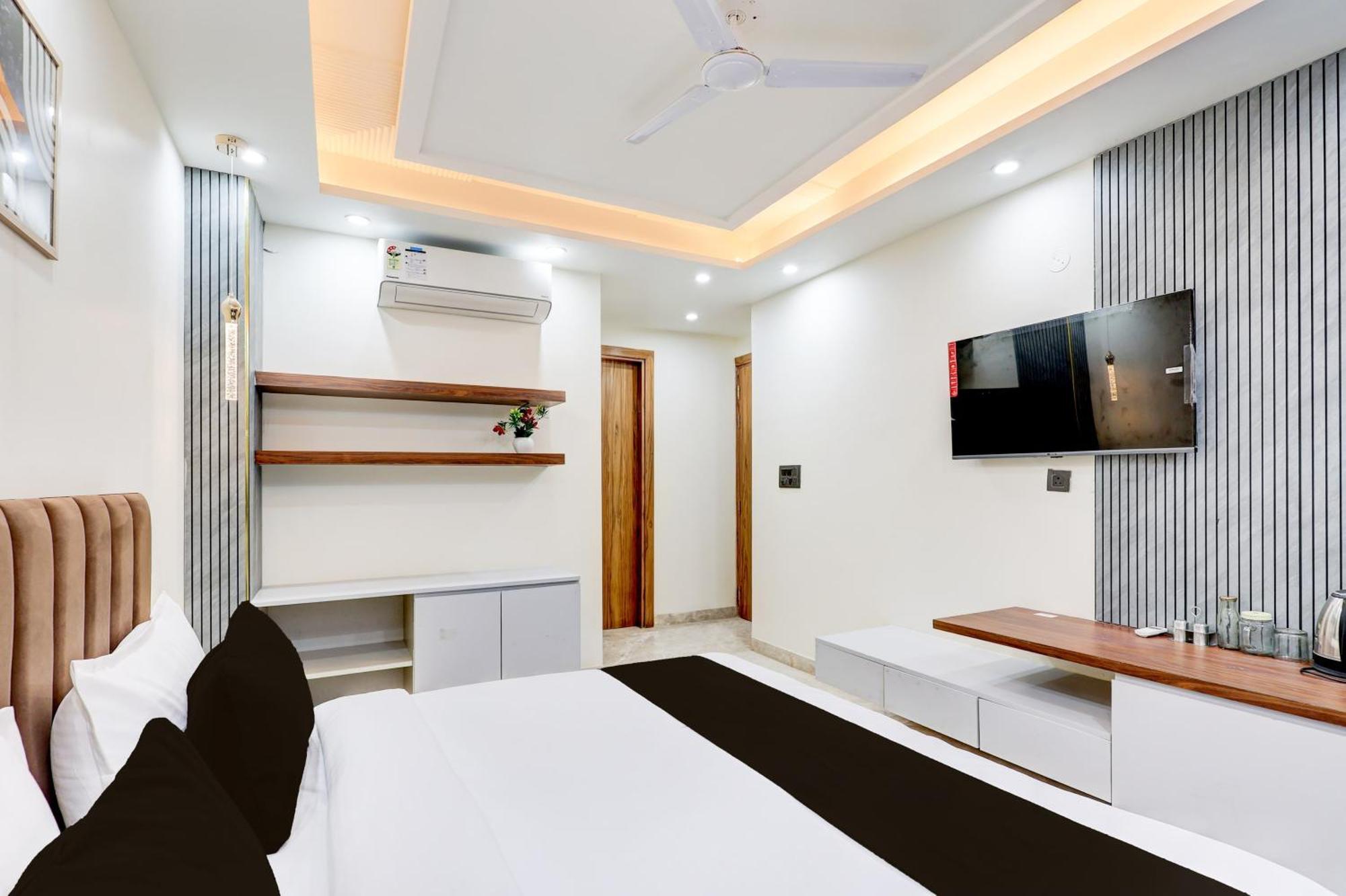 Super Hotel O Sector 43 غورغاون المظهر الخارجي الصورة